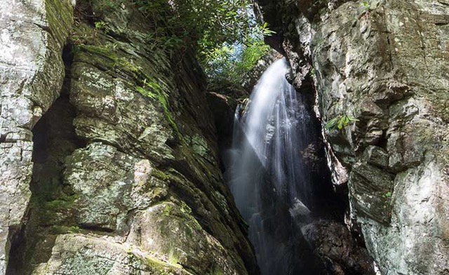 Raven Cliff Falls