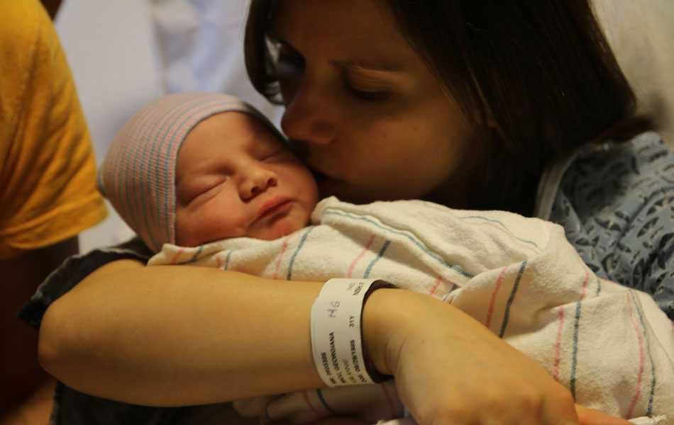 Northside Hospital-Forsyth welcomes first baby of 2017 - Forsyth News