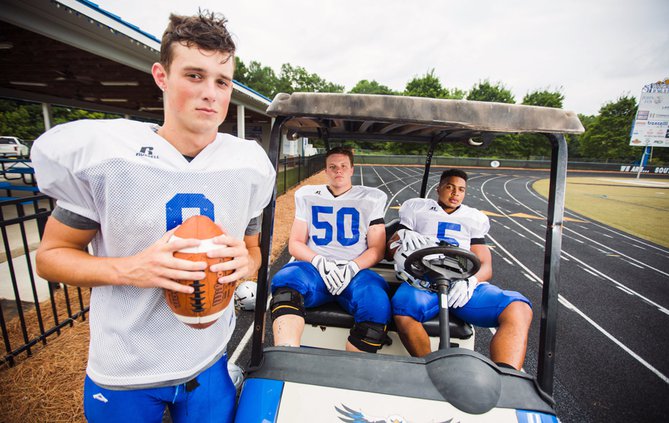South_FootballPreview'17-11_web.jpg