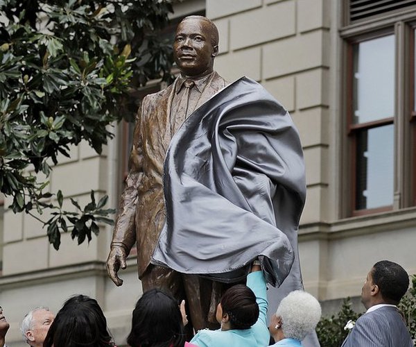 MLK statue