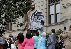 MLK statue