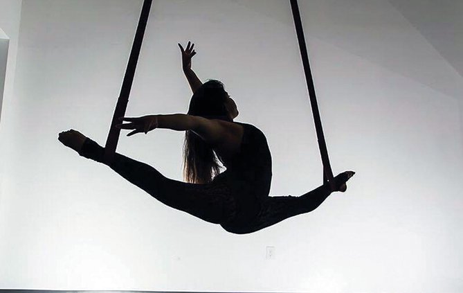 20191025_FlyingDaniela_3_web.jpg