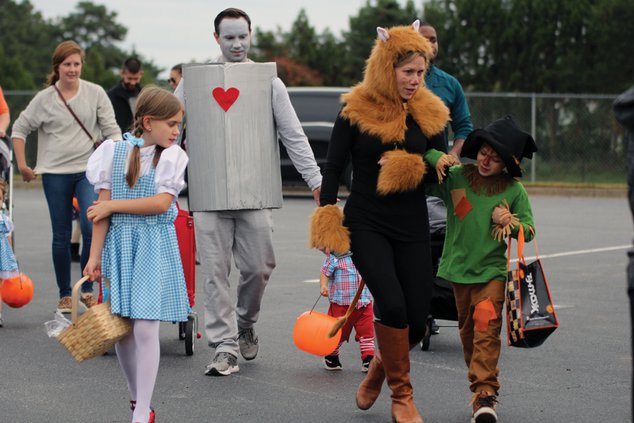 20191030_TrunkTreat_Costumes_14_web.jpg