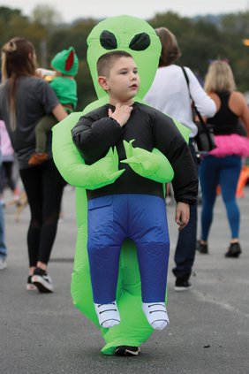 20191030_TrunkTreat_Costumes_15_web.jpg