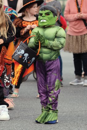 20191030_TrunkTreat_Costumes_25_web.jpg