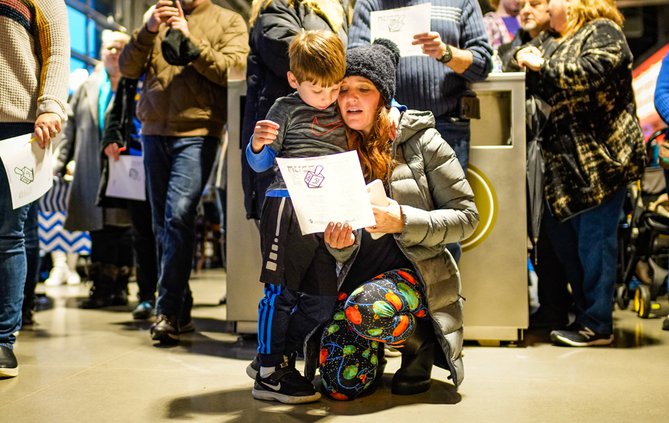 20191225_Hanukkah_1_web.jpg