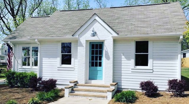 Put Down New Roots: Local salon makes life more colorful in 2021