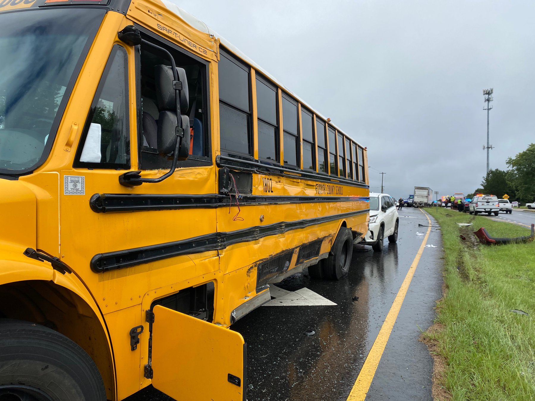 Lakeside Middle School bus involved in wreck, driver taken to hospital ...