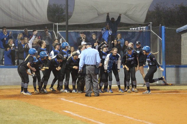 Sarah Quian home run 10-21-22