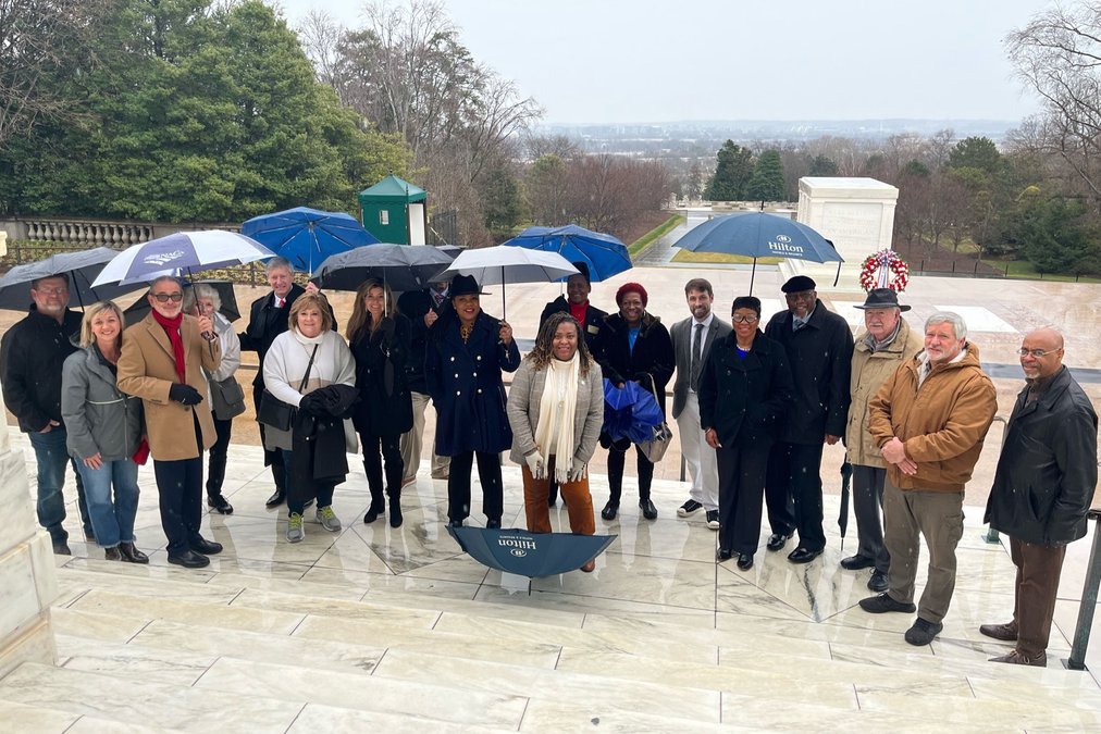 Commissioner takes part in wreath ceremony at Tomb of Unknown Soldier Forsyth News