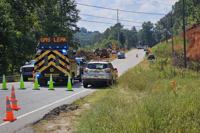 Gas leak reported in south Forsyth County, road closed - Forsyth News