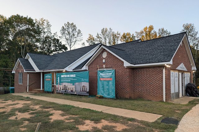 Local Jewish congregation celebrates religious holiday while honoring