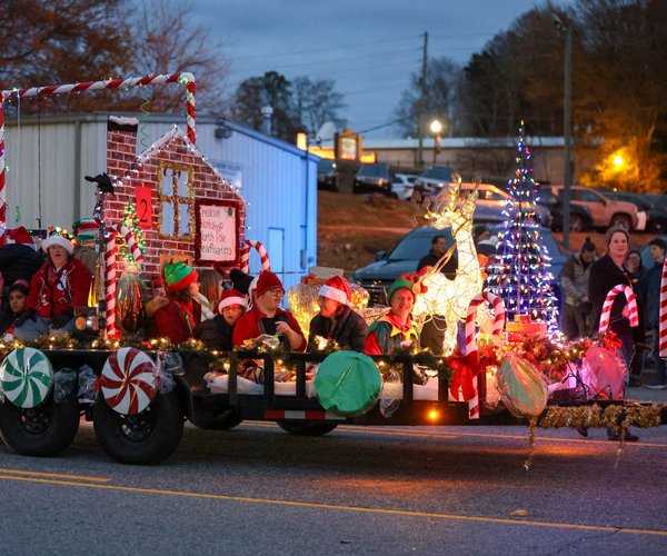 12142024CummingChristmasParade_18