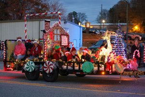 12142024CummingChristmasParade_18