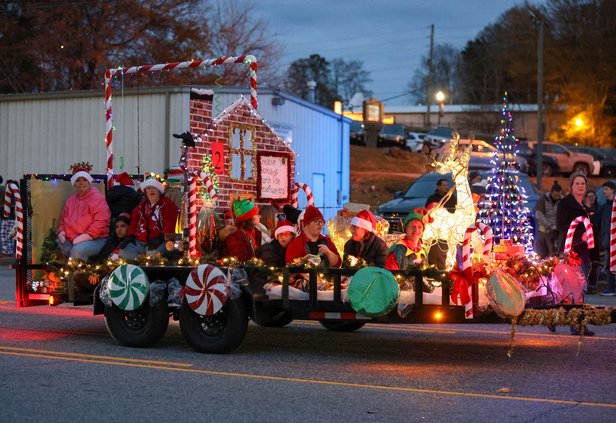 12142024CummingChristmasParade_18