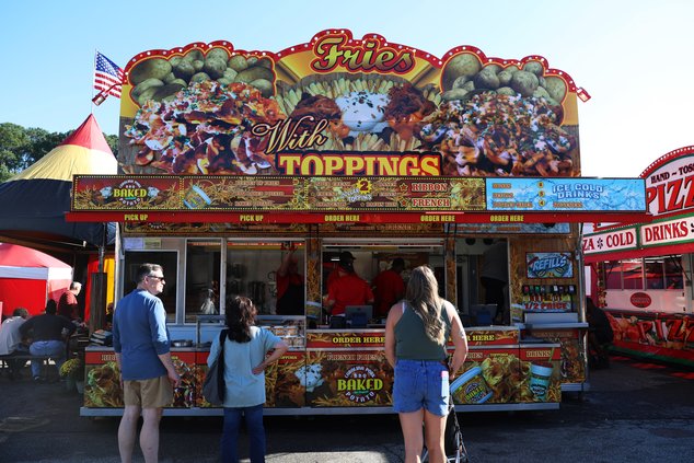 10022025FAIR OPENS