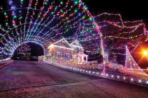 11222025HOLIDAY LIGHTS