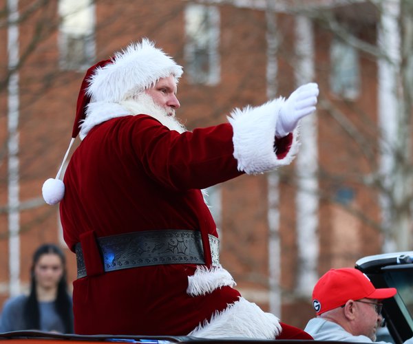 12132025CHRISTMAS PARADE