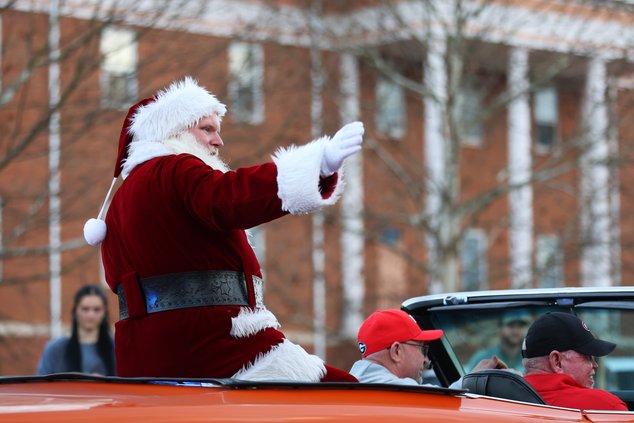 12132025CHRISTMAS PARADE