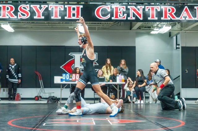 Wrestling: Wolverines continue region reign with 7th duals title since 2019