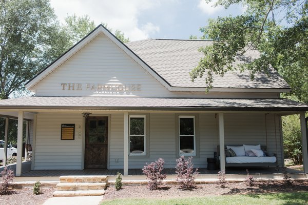 03162926RENOVATED FARMHOUSE