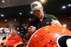 082226_scr_UGAFanFest_717.jpg