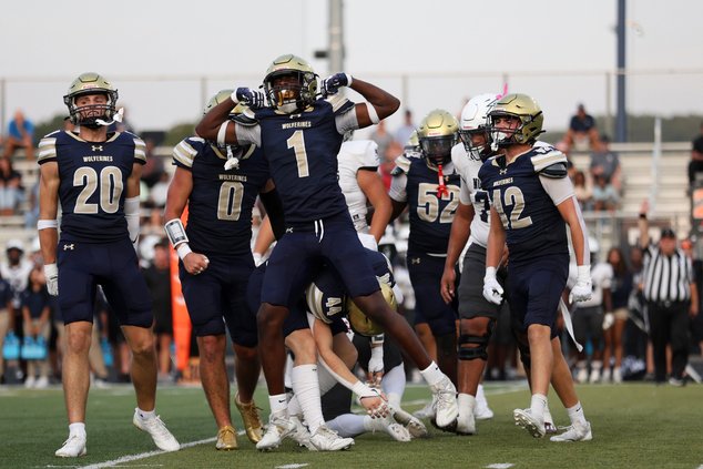 082826_scr_WestForsythFootball_432.jpg