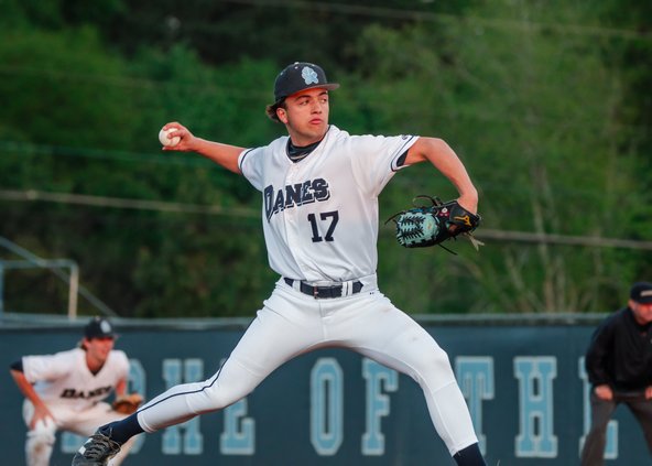 09272026EASTON HOLMES