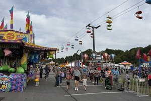 10082026FAIR OPENS