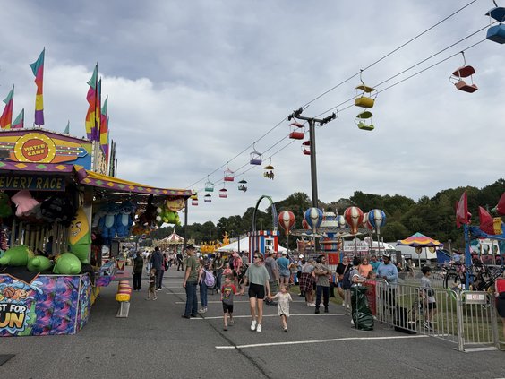 10082026FAIR OPENS